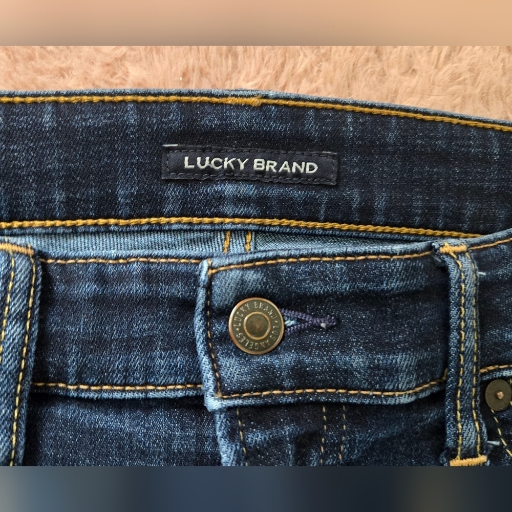 Lucky Brand Men's Dark Blue Jeans 32x32 EUC - Picture 2 of 5